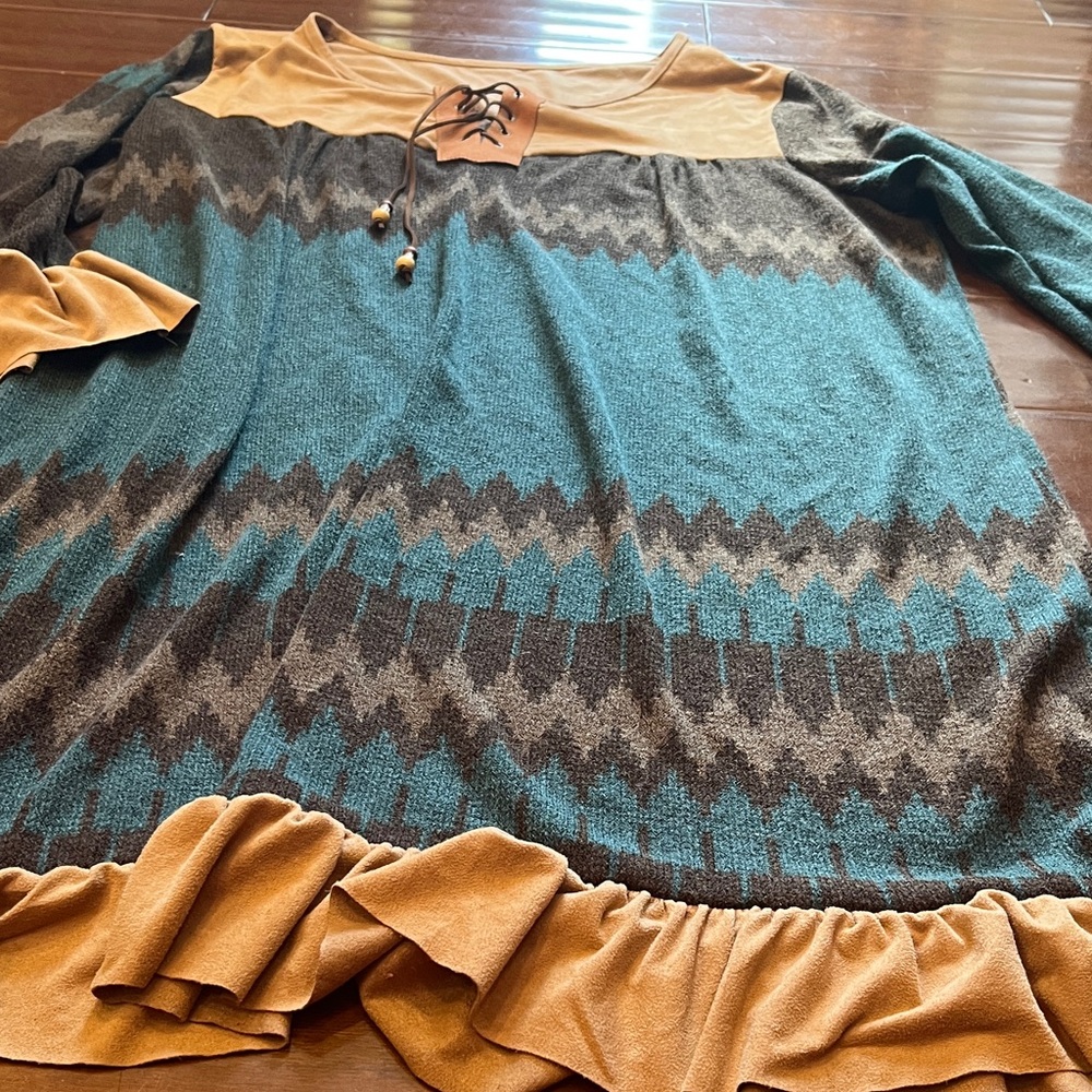 Teal and Tan Patterned Ruffle-Sleeve Tunic Top - Picture 2 of 5